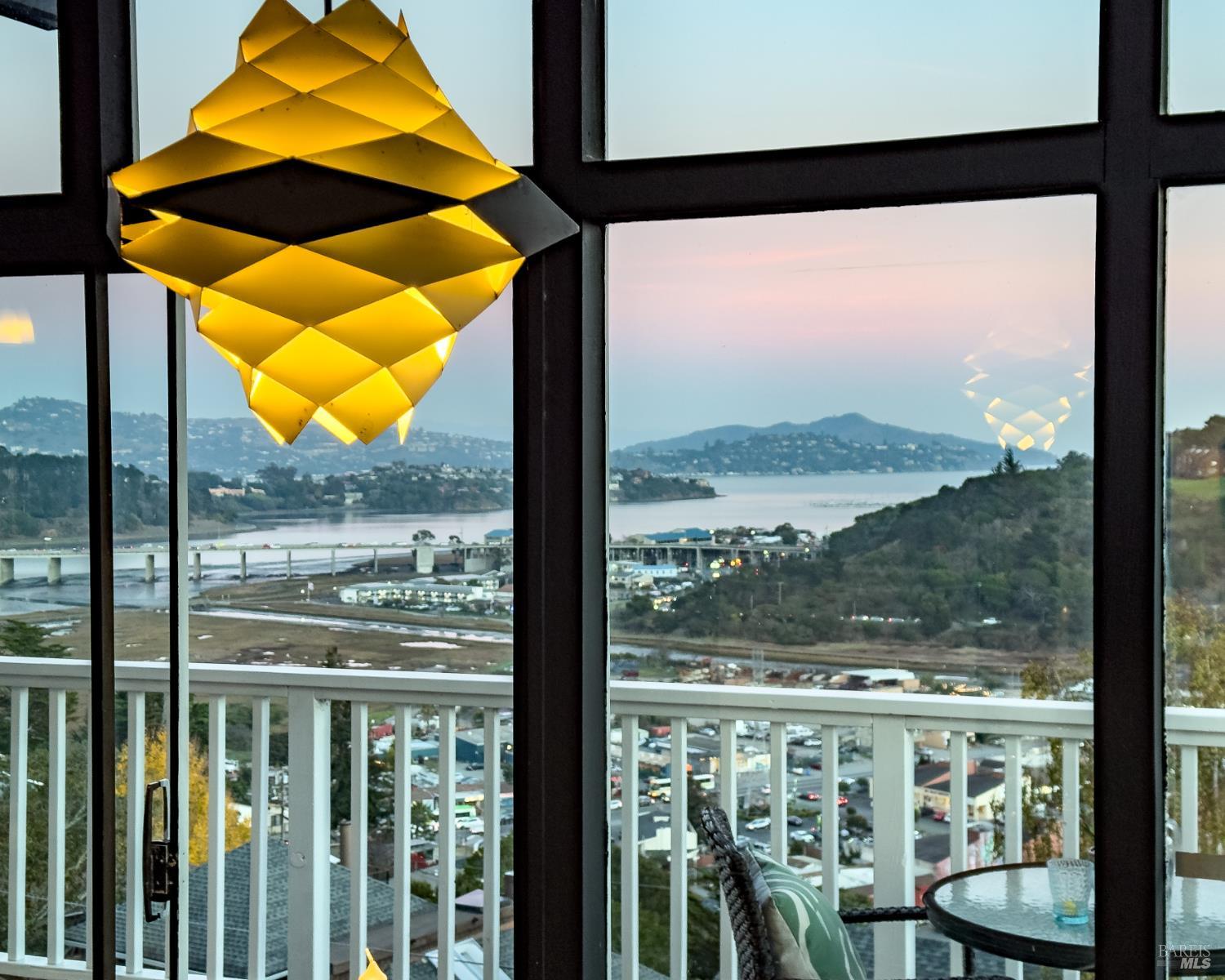 Detail Gallery Image 29 of 51 For 213 Cleveland Ct, Mill Valley,  CA 94941 - 2 Beds | 2 Baths