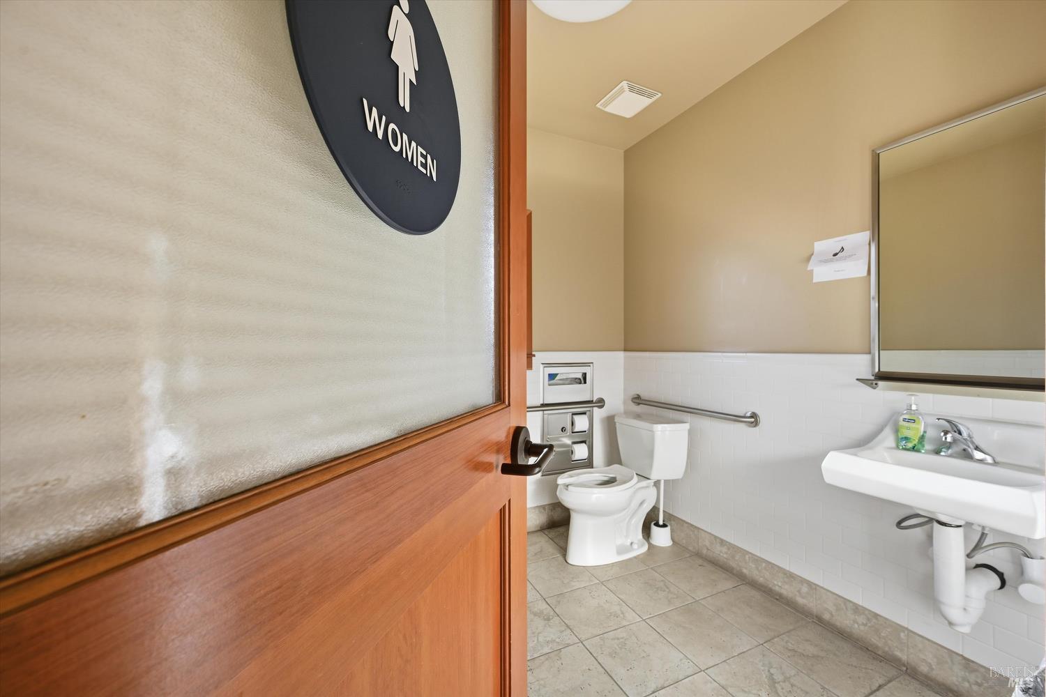 Detail Gallery Image 32 of 43 For 1050 Adams St, Saint Helena,  CA 94574 - – Beds | – Baths