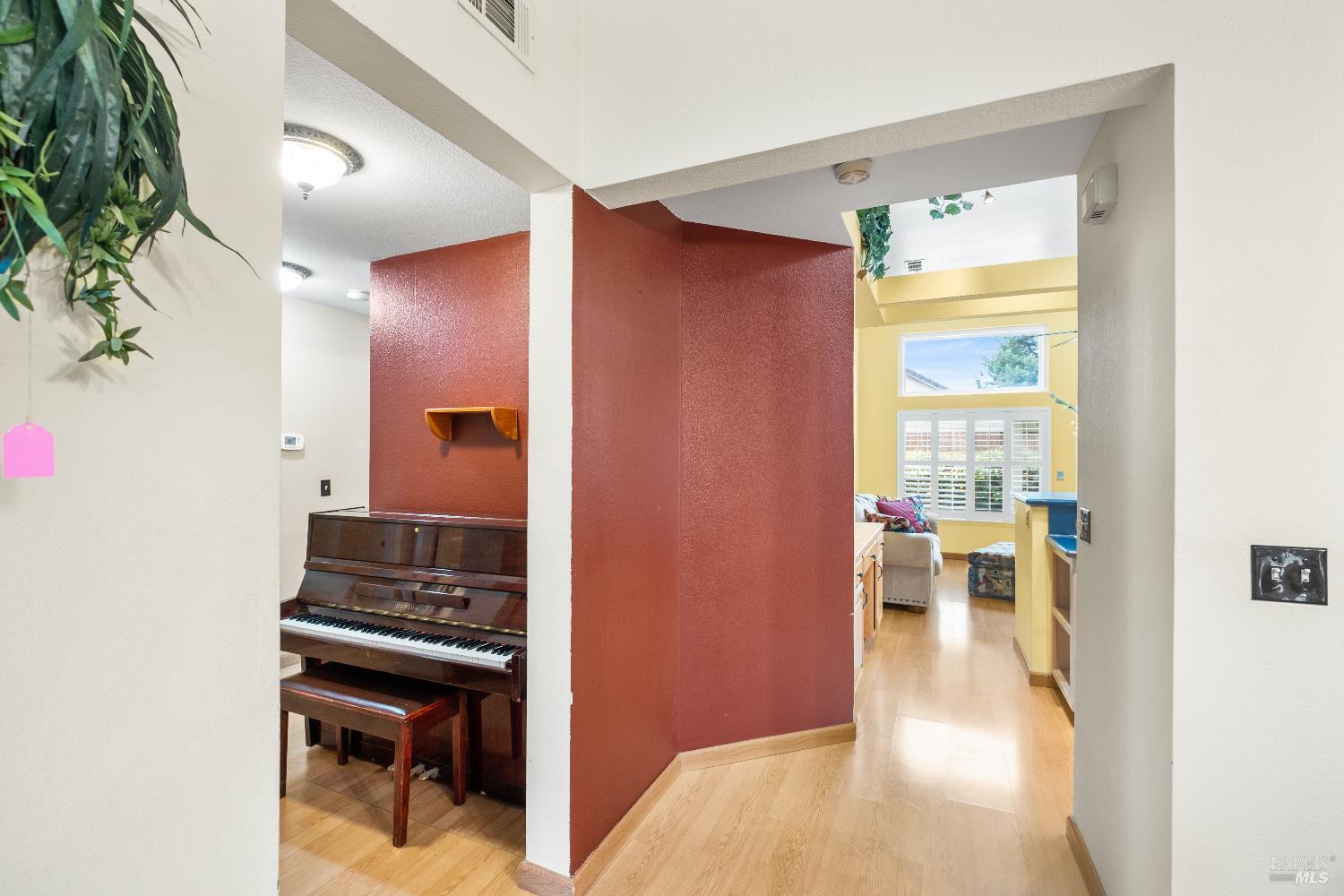 Detail Gallery Image 19 of 41 For 462 Eagle Ln, Vacaville,  CA 95687 - 3 Beds | 2 Baths