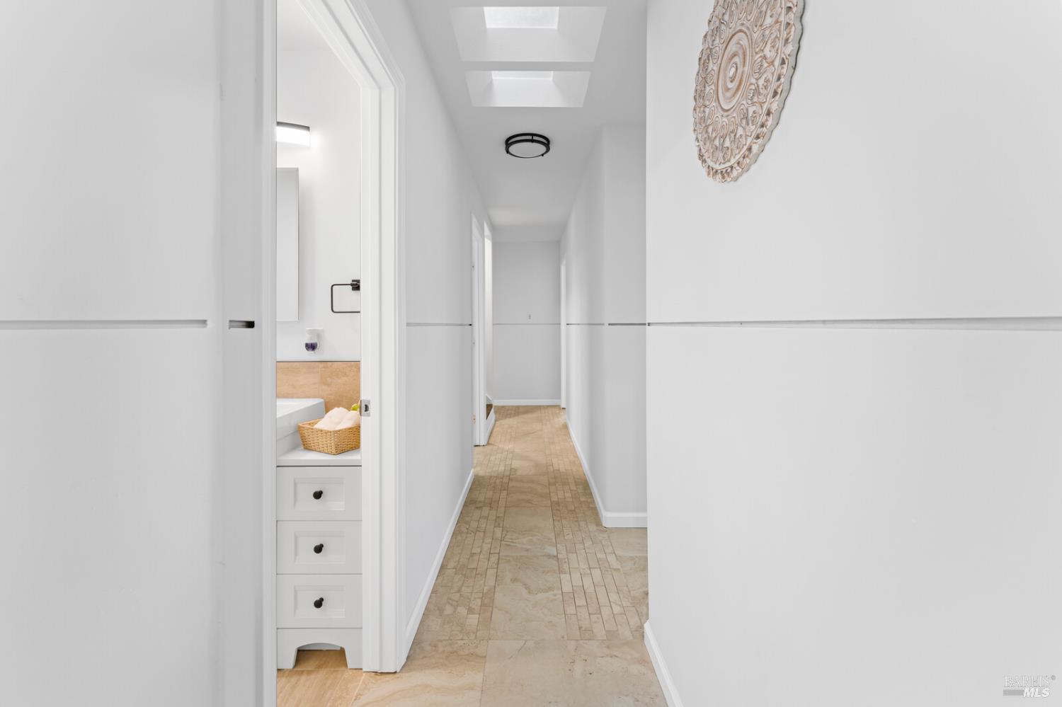 Detail Gallery Image 28 of 71 For 1649 California Dr, Vacaville,  CA 95687 - 5 Beds | 2/1 Baths