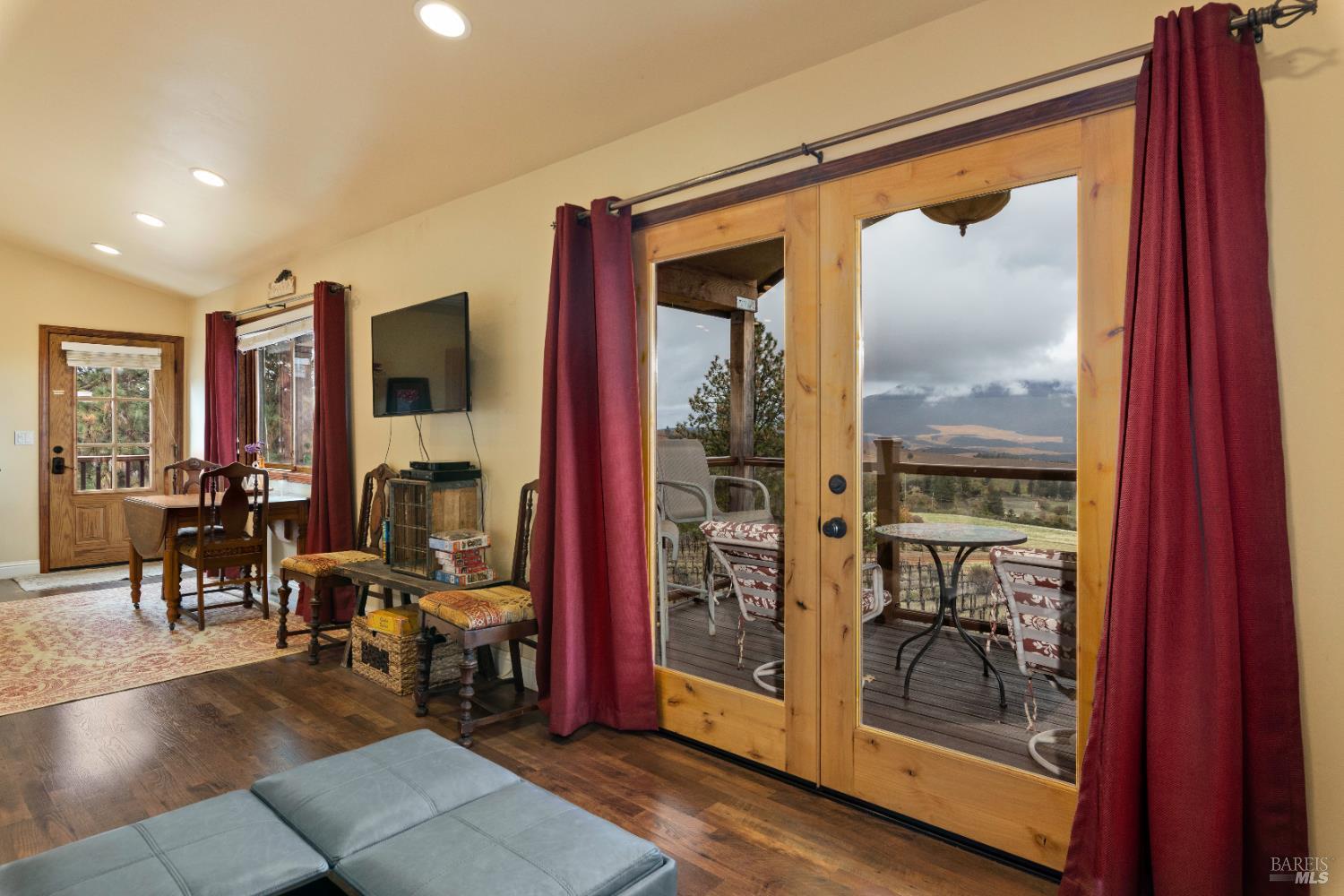 Detail Gallery Image 15 of 87 For 8664 Seigler Springs North Rd, Kelseyville,  CA 95451 - 5 Beds | 5/2 Baths