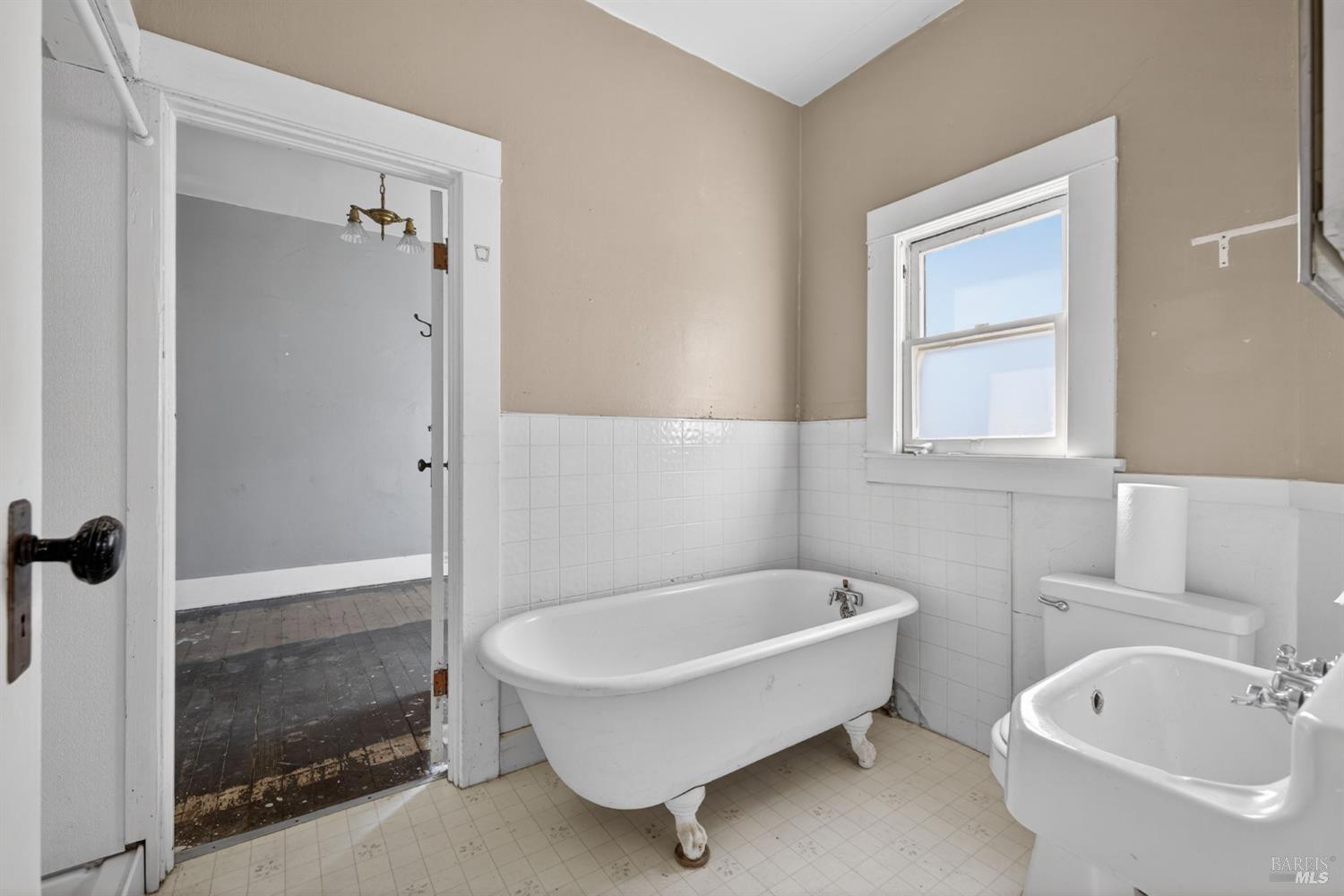 Detail Gallery Image 17 of 32 For 654 Charles St, Santa Rosa,  CA 95404 - 2 Beds | 1 Baths