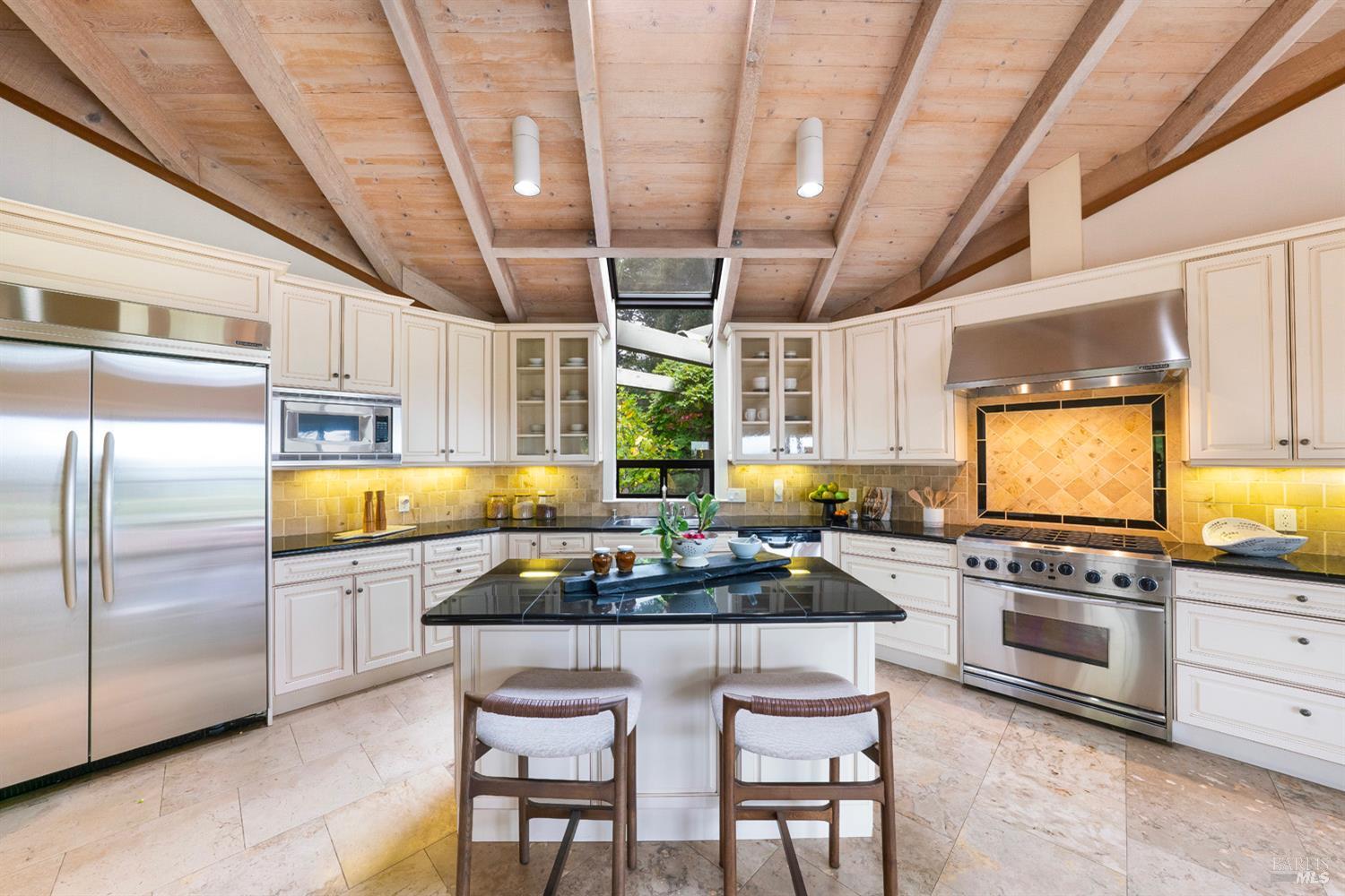 Detail Gallery Image 14 of 39 For 522 Meadowood Ln, Saint Helena,  CA 94574 - 2 Beds | 3 Baths