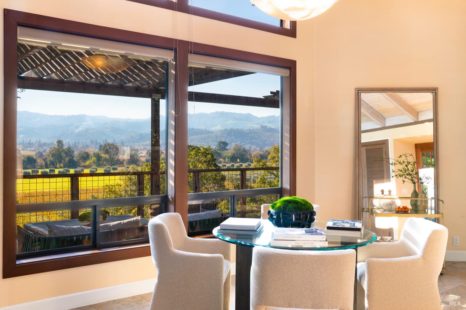 Detail Gallery Image 8 of 39 For 522 Meadowood Ln, Saint Helena,  CA 94574 - 2 Beds | 3 Baths