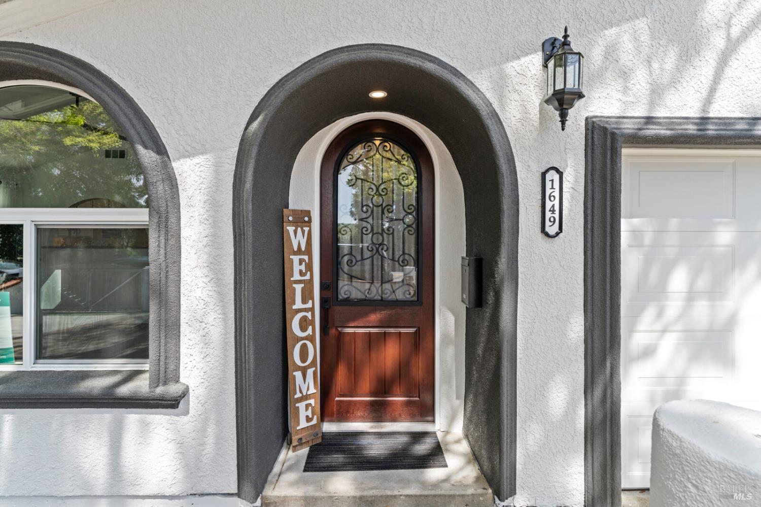 Detail Gallery Image 3 of 71 For 1649 California Dr, Vacaville,  CA 95687 - 5 Beds | 2/1 Baths