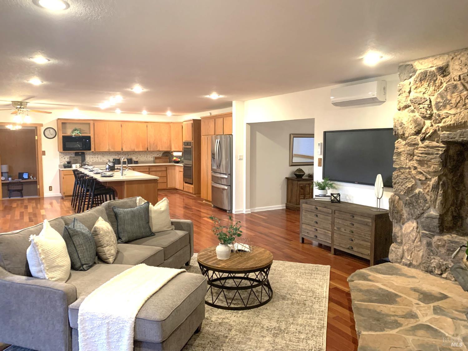 Detail Gallery Image 15 of 92 For 3778 Burke Pl, Sonoma,  CA 95476 - 4 Beds | 2/1 Baths