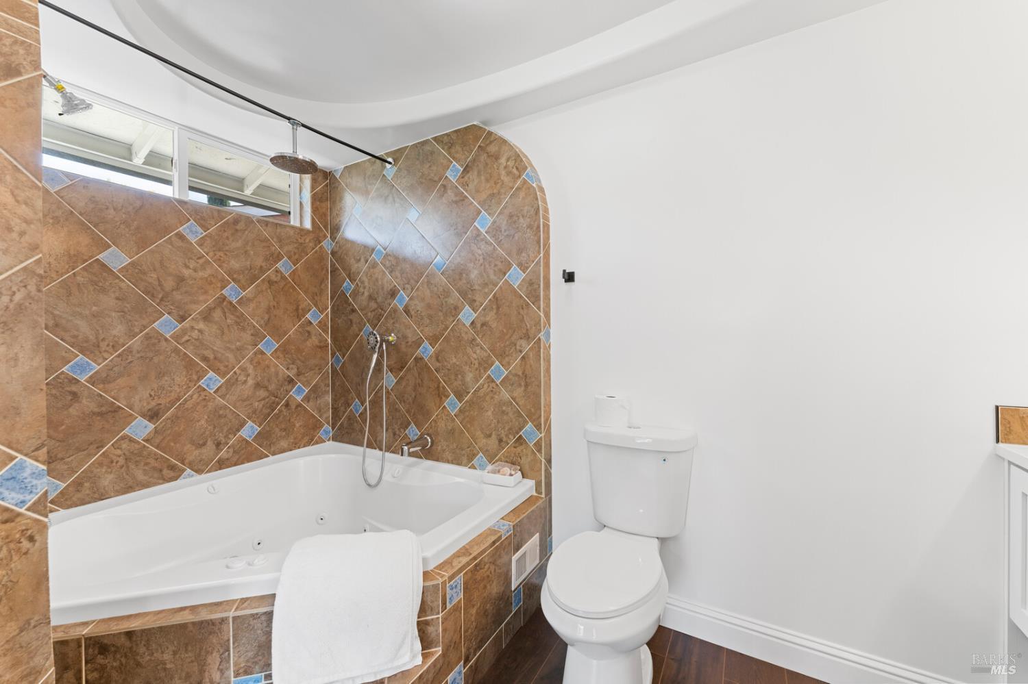 Detail Gallery Image 40 of 71 For 1649 California Dr, Vacaville,  CA 95687 - 5 Beds | 2/1 Baths