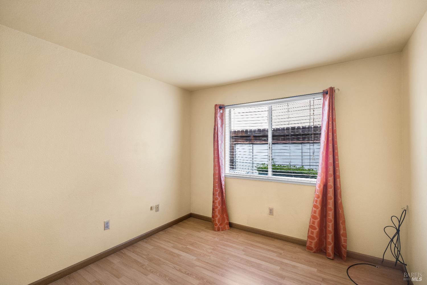 Detail Gallery Image 27 of 41 For 462 Eagle Ln, Vacaville,  CA 95687 - 3 Beds | 2 Baths