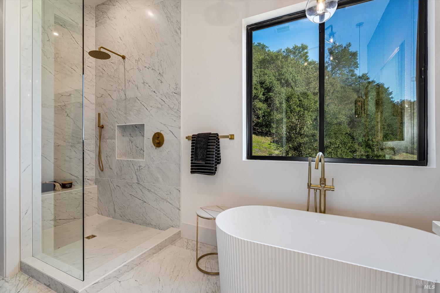 Detail Gallery Image 75 of 99 For 1580 Clear Ridge Dr, Healdsburg,  CA 95448 - 4 Beds | 4/1 Baths