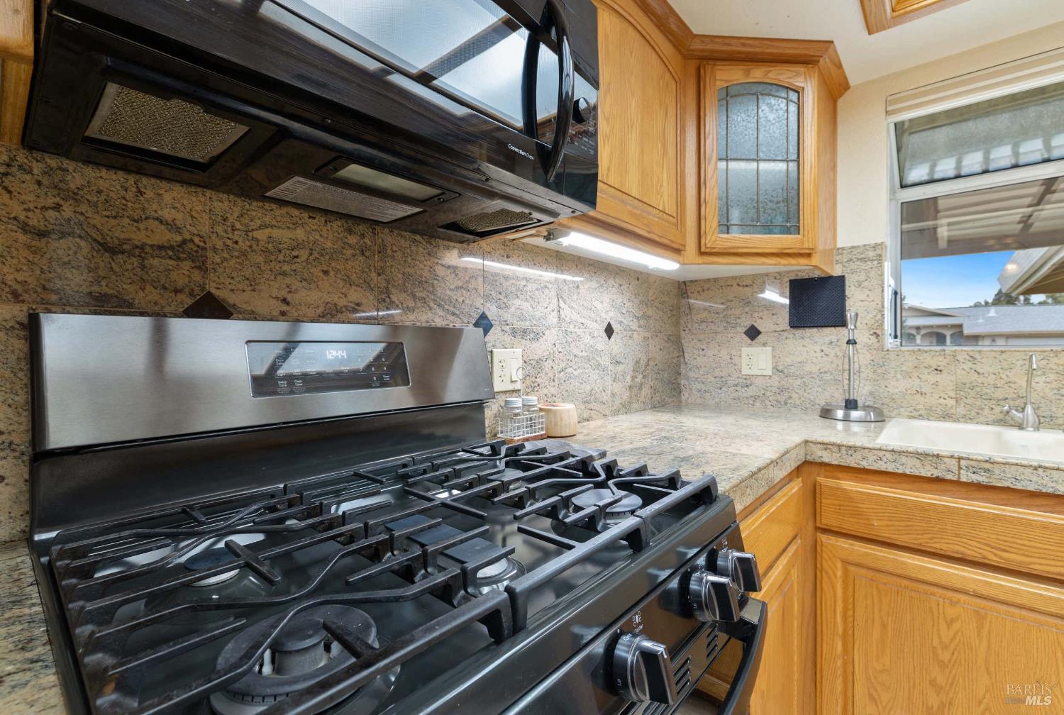 Detail Gallery Image 12 of 45 For 625 Cypress St, Dixon,  CA 95620 - 3 Beds | 2 Baths