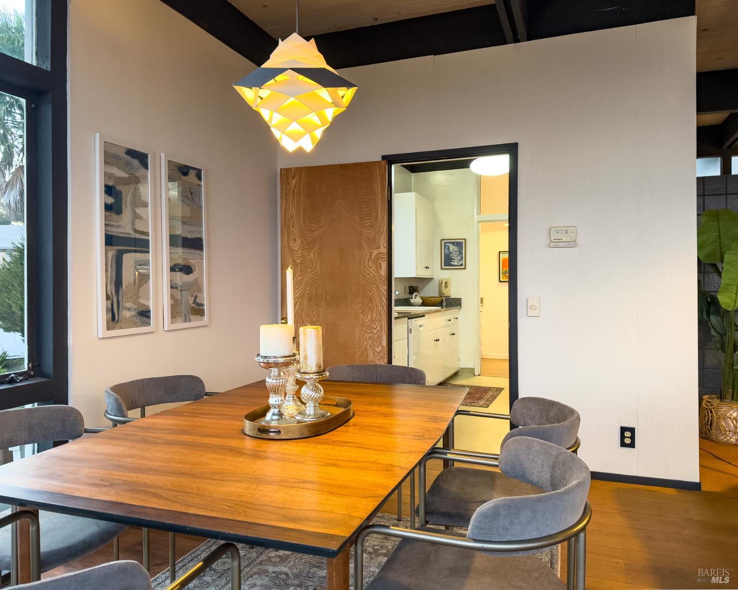 Detail Gallery Image 30 of 51 For 213 Cleveland Ct, Mill Valley,  CA 94941 - 2 Beds | 2 Baths