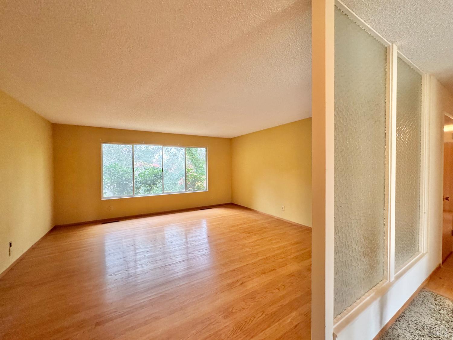 Detail Gallery Image 5 of 31 For 2760 Clifford St, Napa,  CA 94558 - 3 Beds | 2 Baths