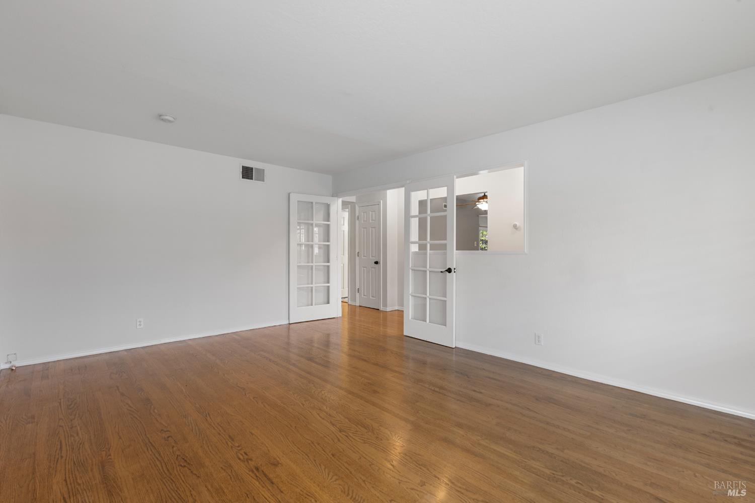 Detail Gallery Image 23 of 58 For 700 Tamarack Dr, San Rafael,  CA 94903 - 3 Beds | 2 Baths