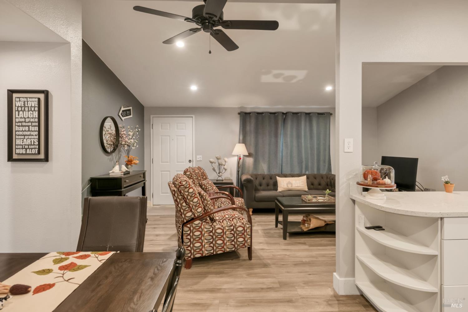 Detail Gallery Image 12 of 32 For 90 Vista Cir, Sonoma,  CA 95476 - 3 Beds | 2 Baths