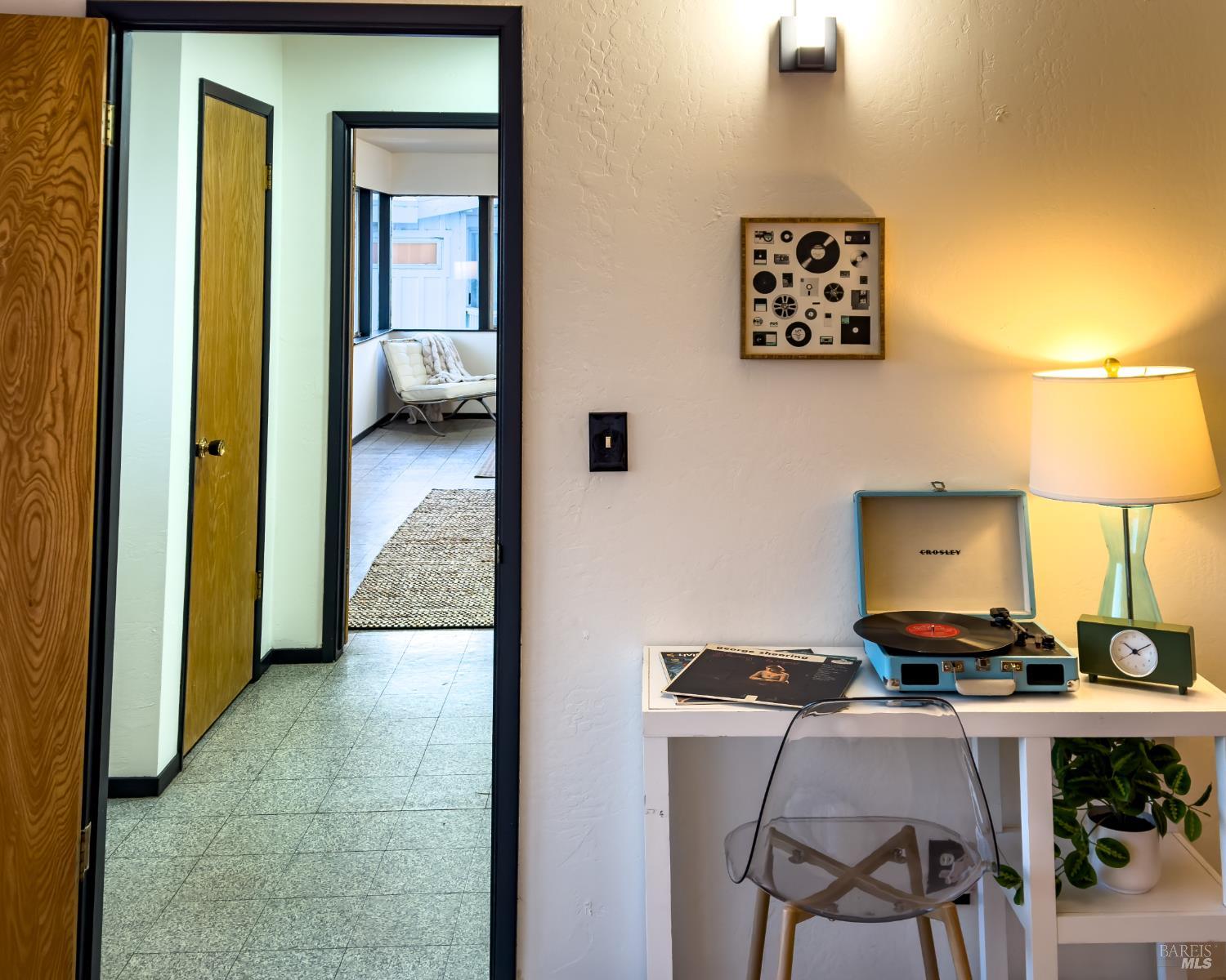 Detail Gallery Image 38 of 51 For 213 Cleveland Ct, Mill Valley,  CA 94941 - 2 Beds | 2 Baths