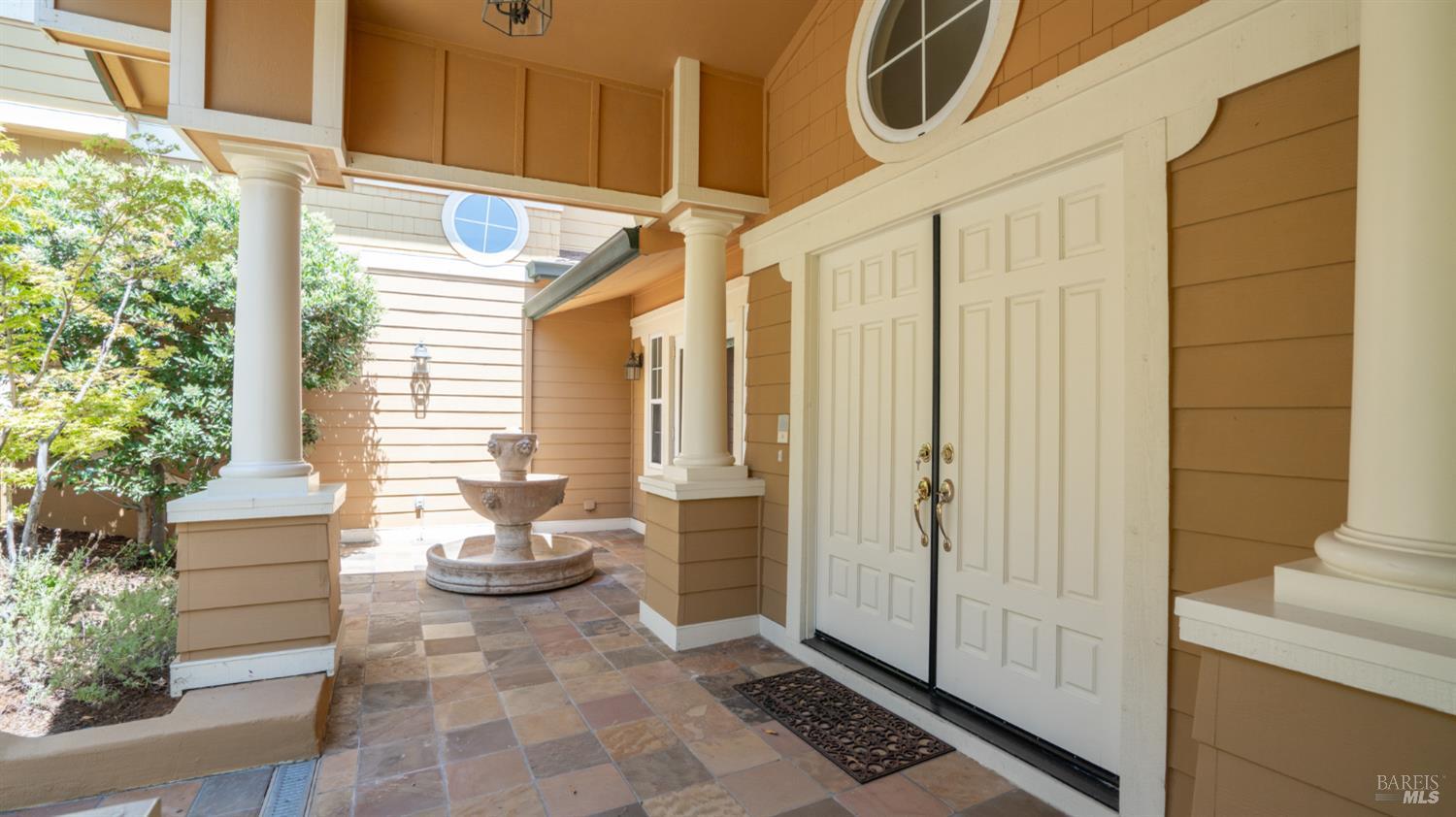 Detail Gallery Image 4 of 74 For 6 Leona Dr, San Rafael,  CA 94903 - 4 Beds | 3/1 Baths