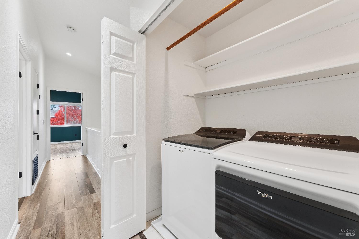 Detail Gallery Image 32 of 37 For 686 Santa Ana Cir, Santa Rosa,  CA 95404 - 3 Beds | 2/1 Baths