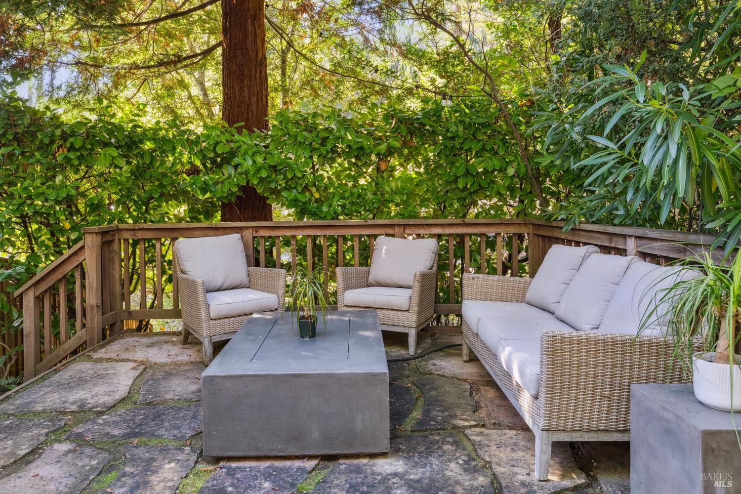 Detail Gallery Image 24 of 58 For 529 Alta Way, Mill Valley,  CA 94941 - 4 Beds | 2/1 Baths