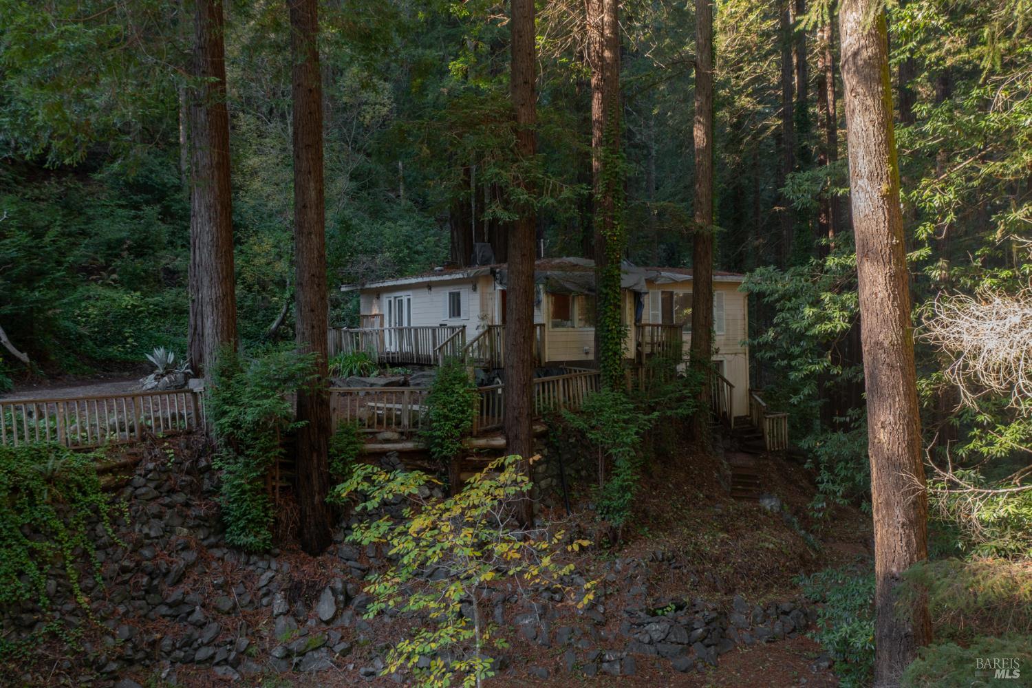 Detail Gallery Image 3 of 77 For 11 Huckleberry Hts, Cazadero,  CA 95421 - 2 Beds | 3 Baths