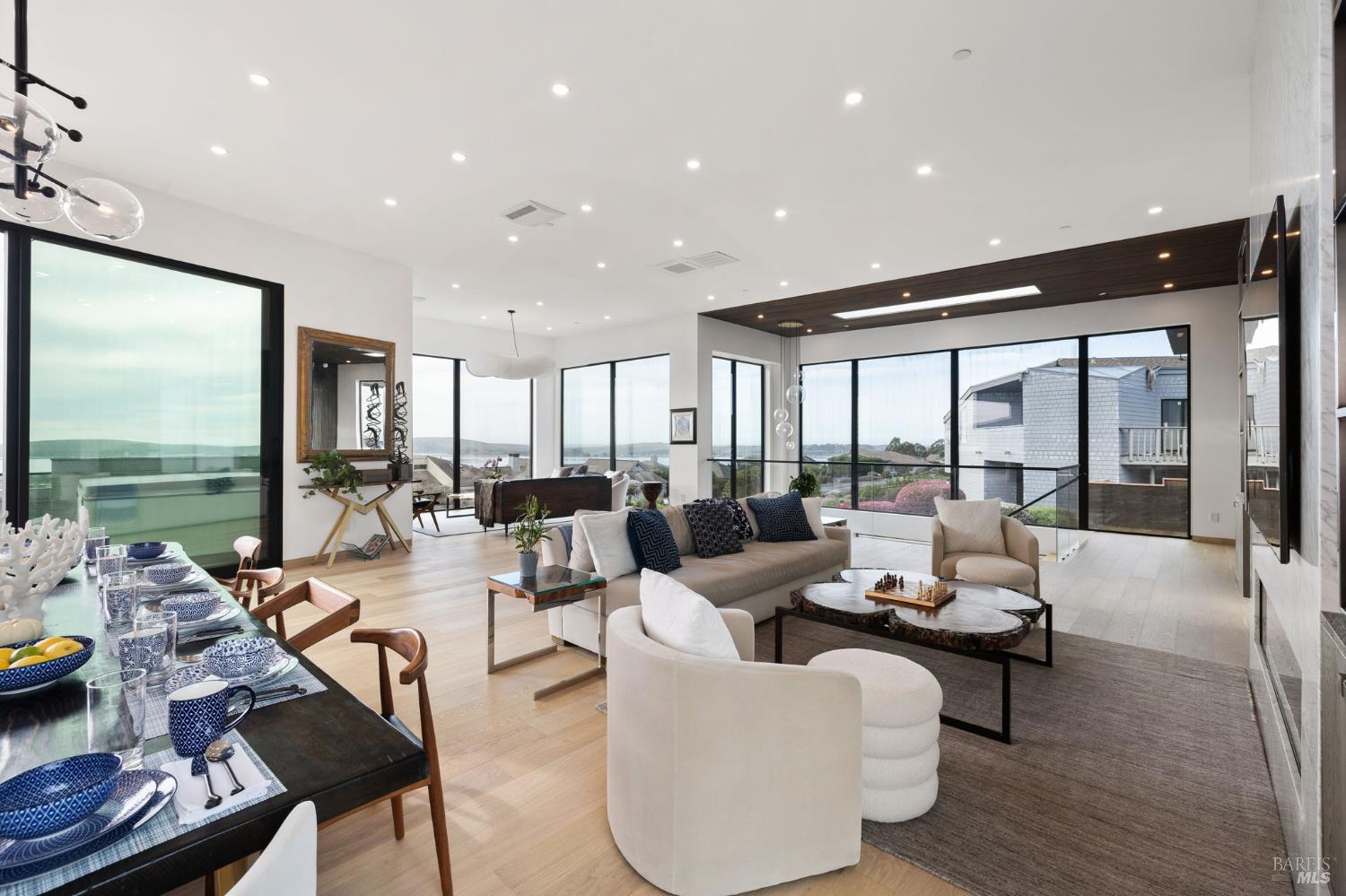 Detail Gallery Image 16 of 95 For 1536 Sea Way, Bodega Bay,  CA 94923 - 4 Beds | 4/1 Baths