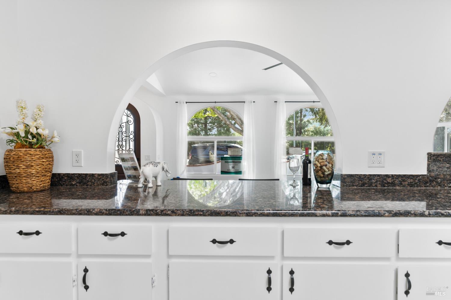 Detail Gallery Image 16 of 71 For 1649 California Dr, Vacaville,  CA 95687 - 5 Beds | 2/1 Baths