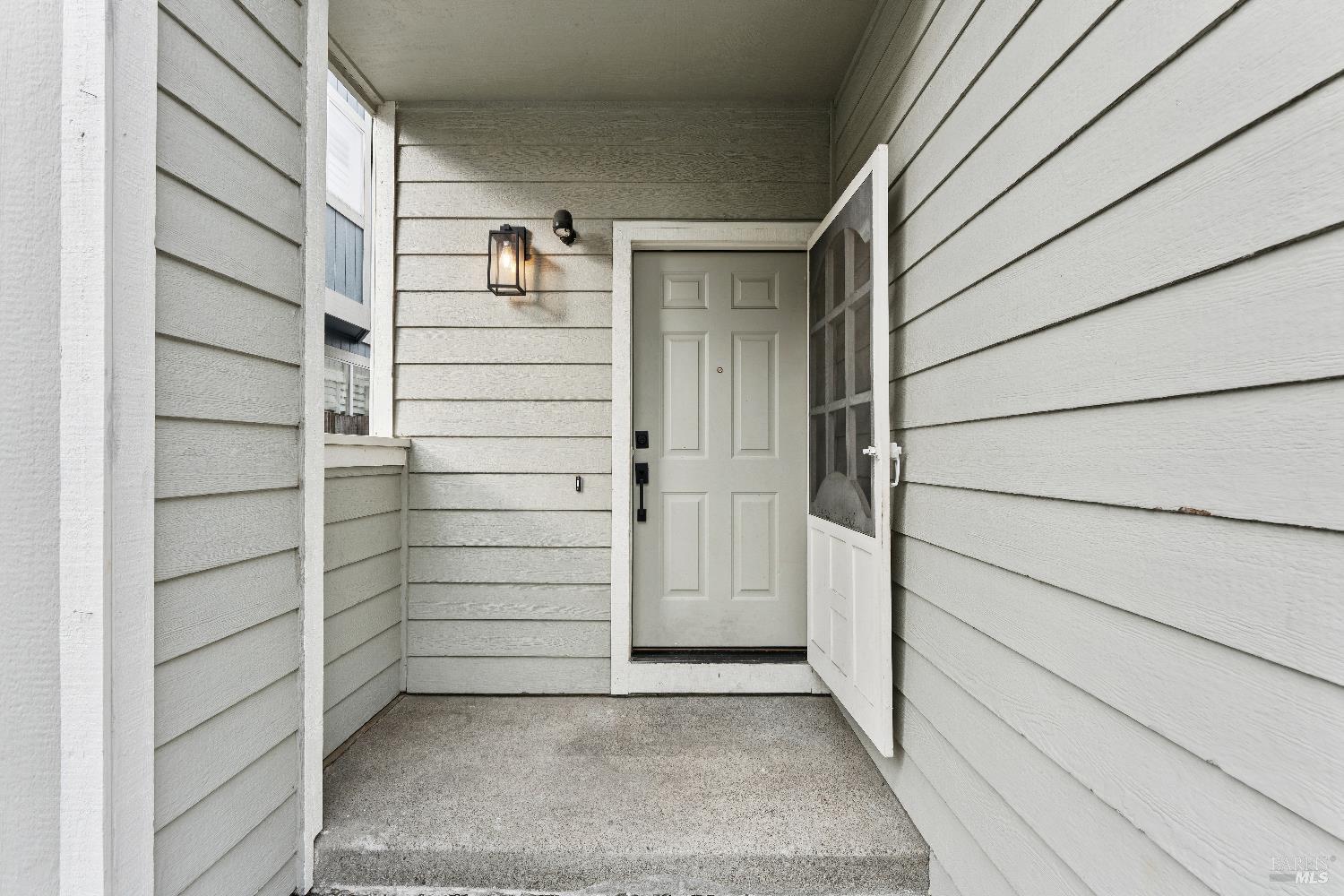 Detail Gallery Image 3 of 37 For 686 Santa Ana Cir, Santa Rosa,  CA 95404 - 3 Beds | 2/1 Baths