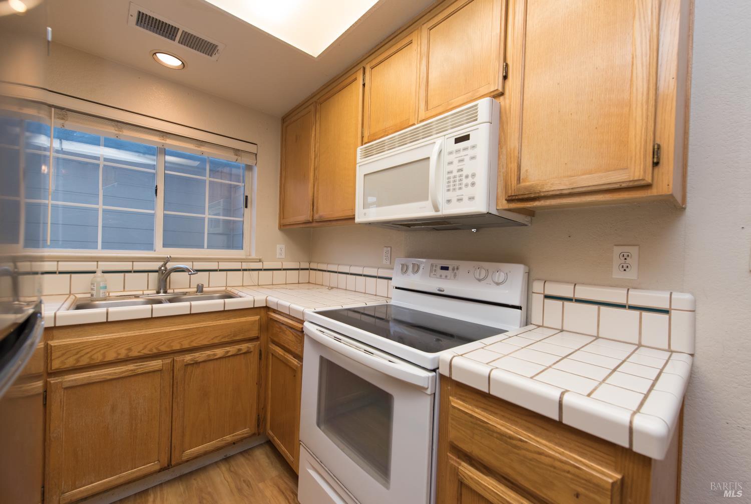 Detail Gallery Image 17 of 24 For 1221 Eardley Ave, Santa Rosa,  CA 95401 - 2 Beds | 1/1 Baths