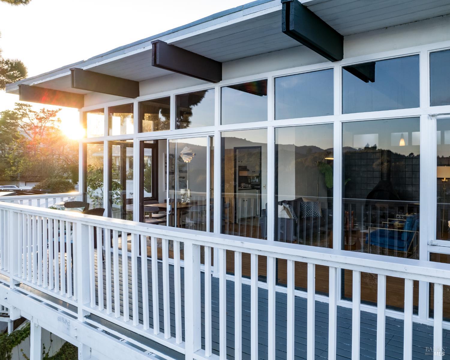 Detail Gallery Image 15 of 51 For 213 Cleveland Ct, Mill Valley,  CA 94941 - 2 Beds | 2 Baths