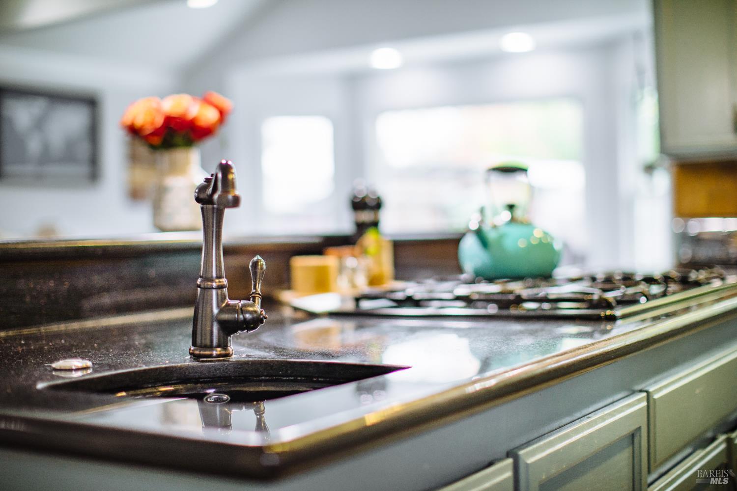 Detail Gallery Image 13 of 53 For 236 Belfiore Ln, Windsor,  CA 95492 - 4 Beds | 3 Baths