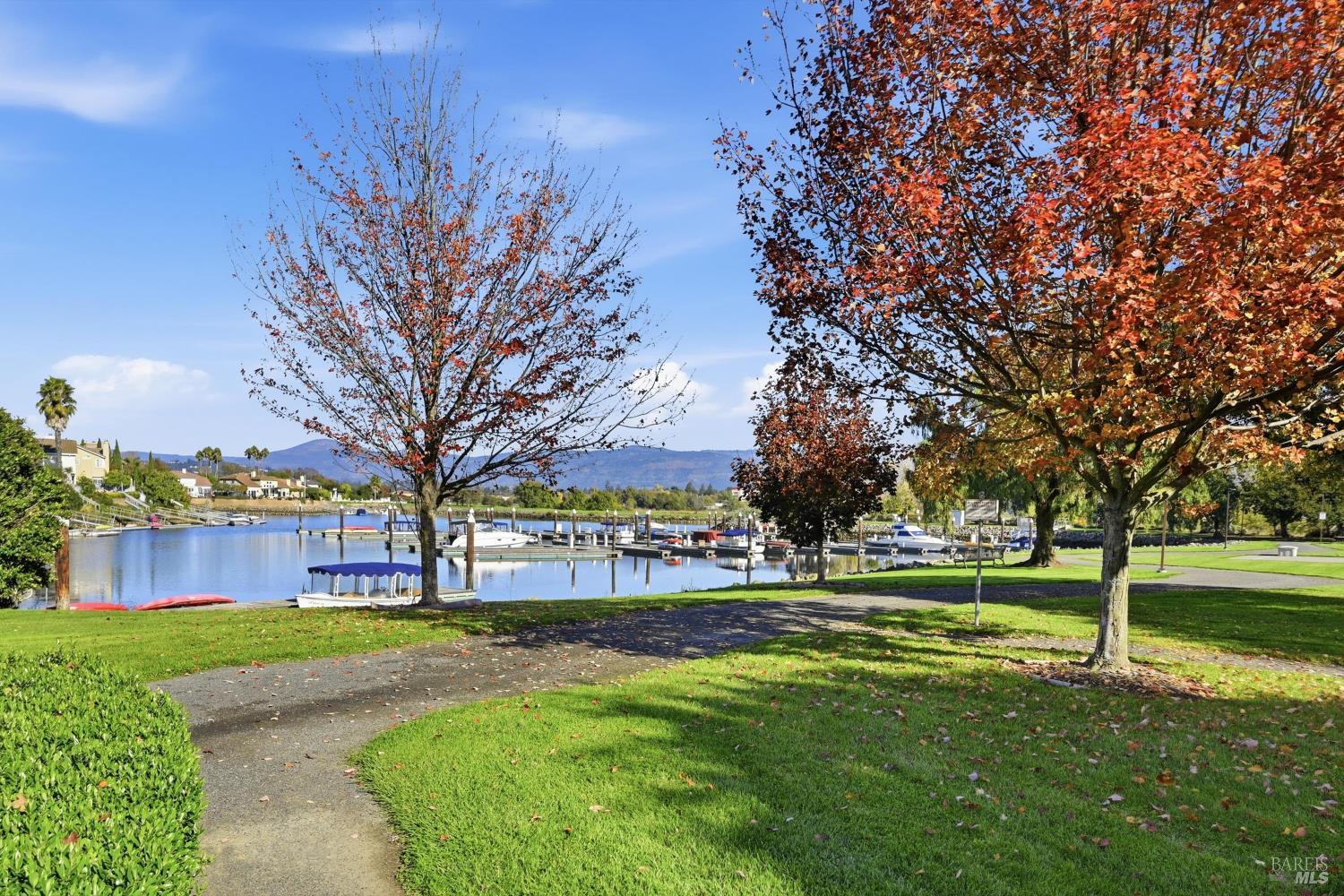 Detail Gallery Image 29 of 53 For 28 S Newport Dr, Napa,  CA 94559 - 5 Beds | 3 Baths