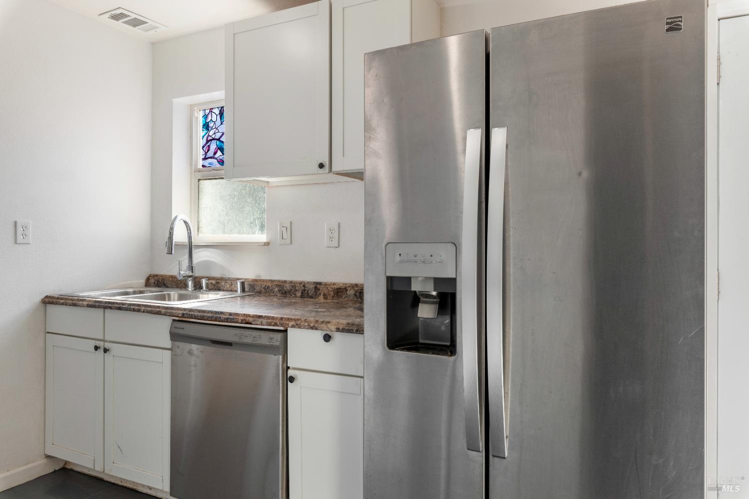 Detail Gallery Image 11 of 37 For 16055 29th Ave, Clearlake,  CA 95422 - 3 Beds | 2/1 Baths