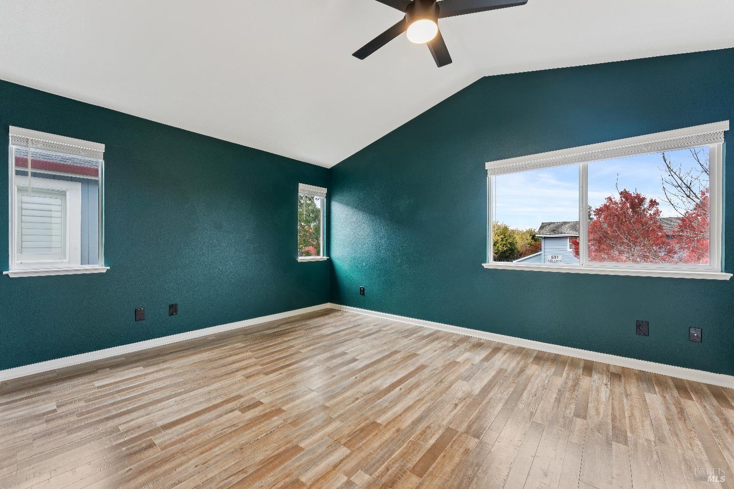 Detail Gallery Image 18 of 37 For 686 Santa Ana Cir, Santa Rosa,  CA 95404 - 3 Beds | 2/1 Baths