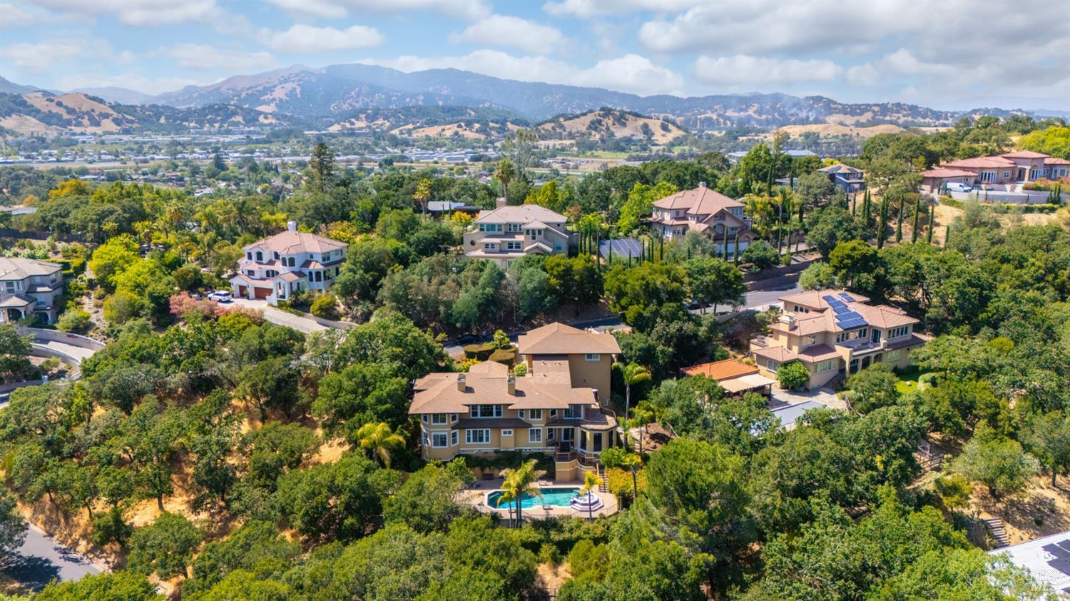 Detail Gallery Image 63 of 74 For 6 Leona Dr, San Rafael,  CA 94903 - 4 Beds | 3/1 Baths