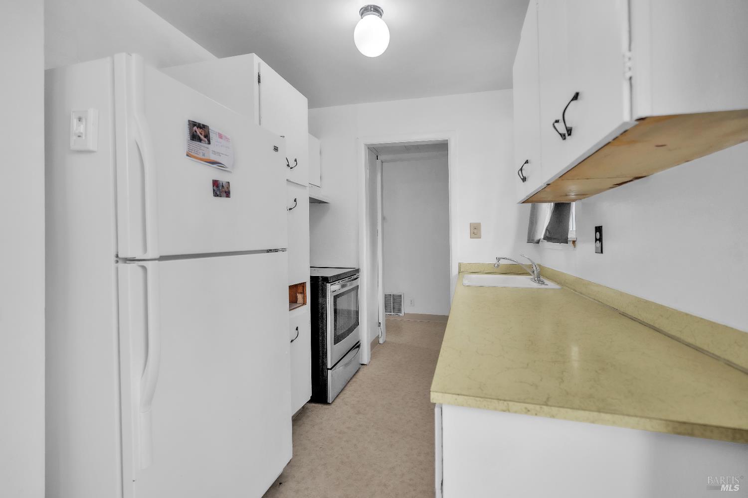 Detail Gallery Image 7 of 23 For 301 Markham Ave, Vacaville,  CA 95688 - 2 Beds | 1 Baths