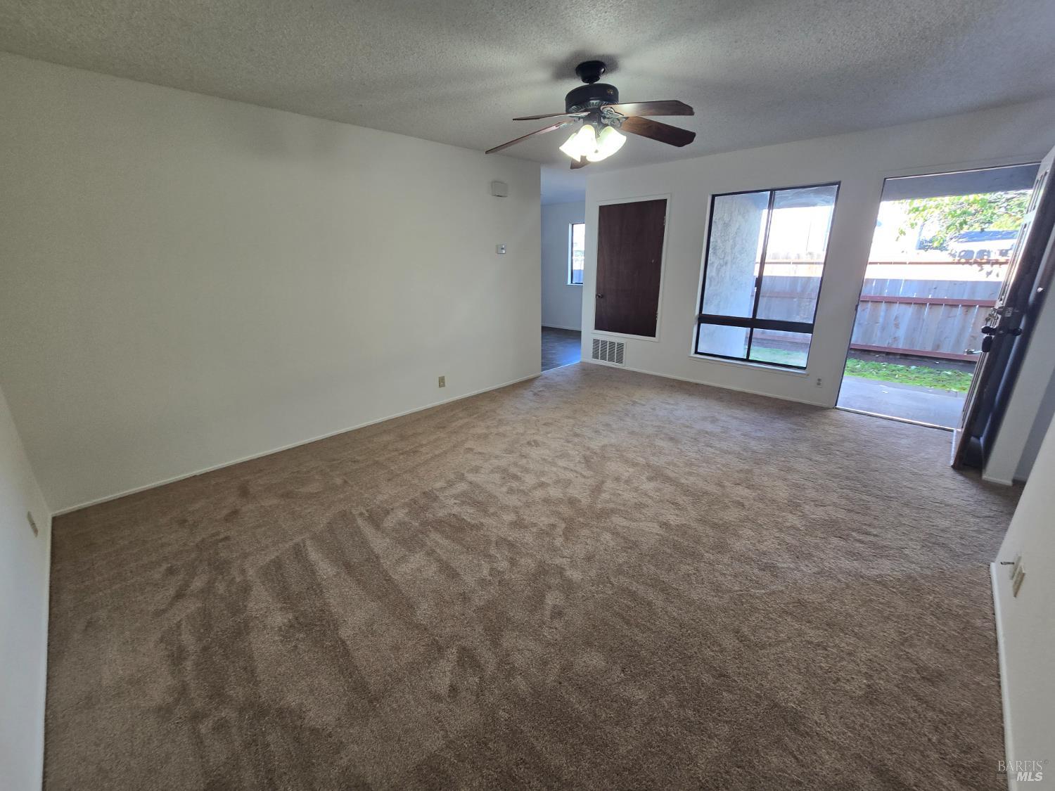 Detail Gallery Image 4 of 28 For 2738 Sonoma St, Napa,  CA 94558 - – Beds | – Baths