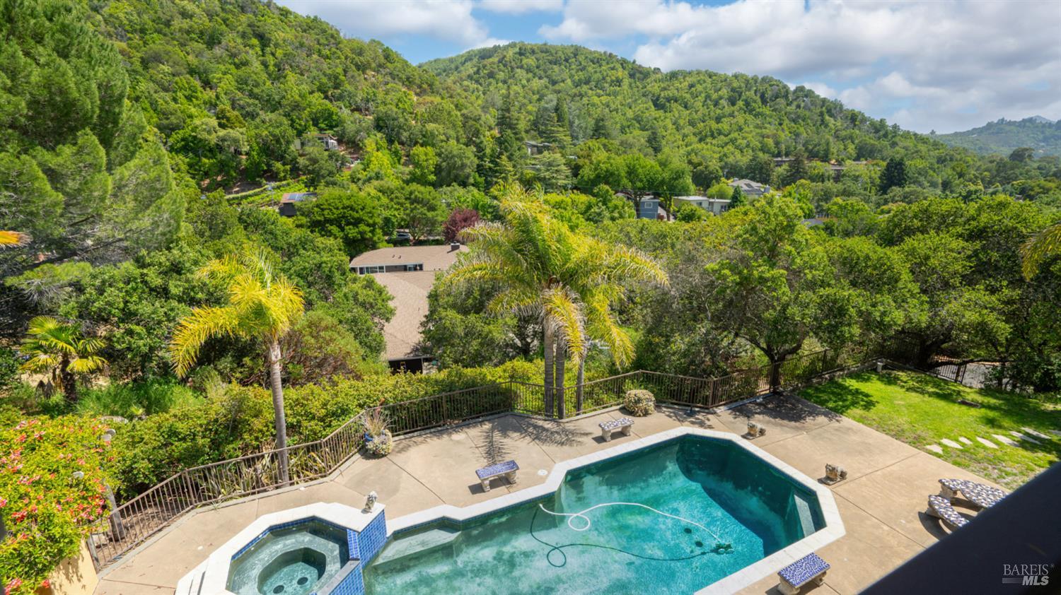 Detail Gallery Image 36 of 74 For 6 Leona Dr, San Rafael,  CA 94903 - 4 Beds | 3/1 Baths