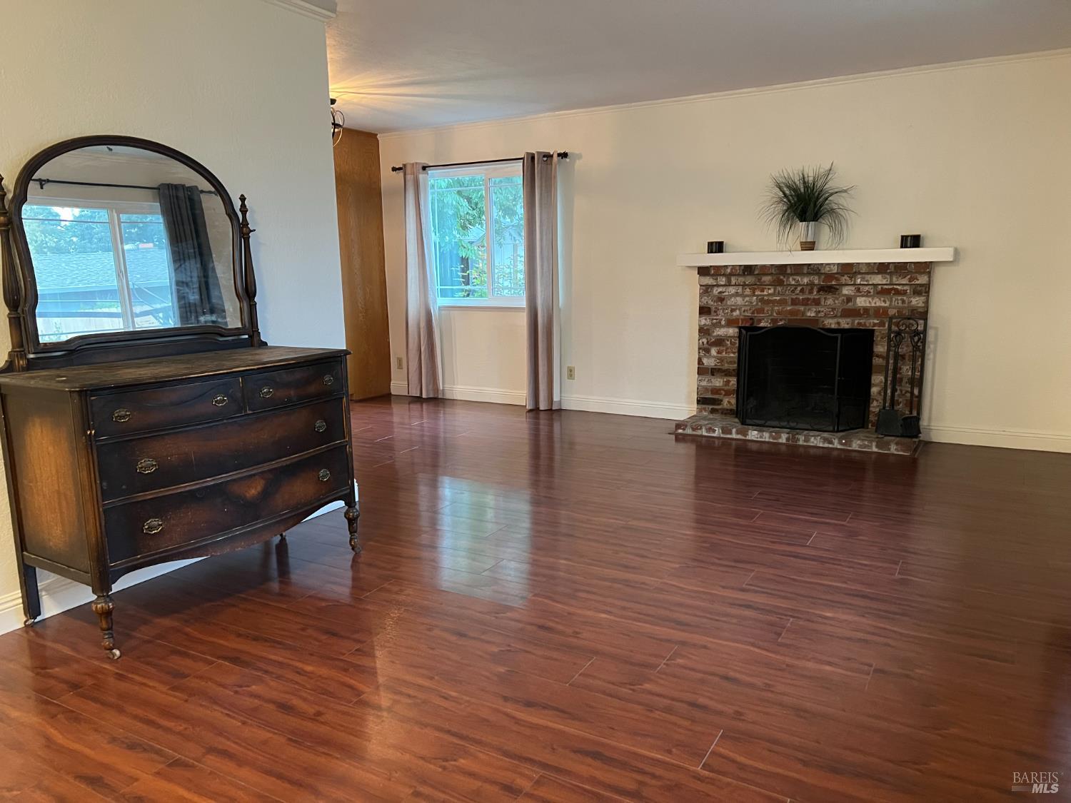 Detail Gallery Image 4 of 25 For 540 Glenside Dr, Dixon,  CA 95620 - 4 Beds | 2 Baths