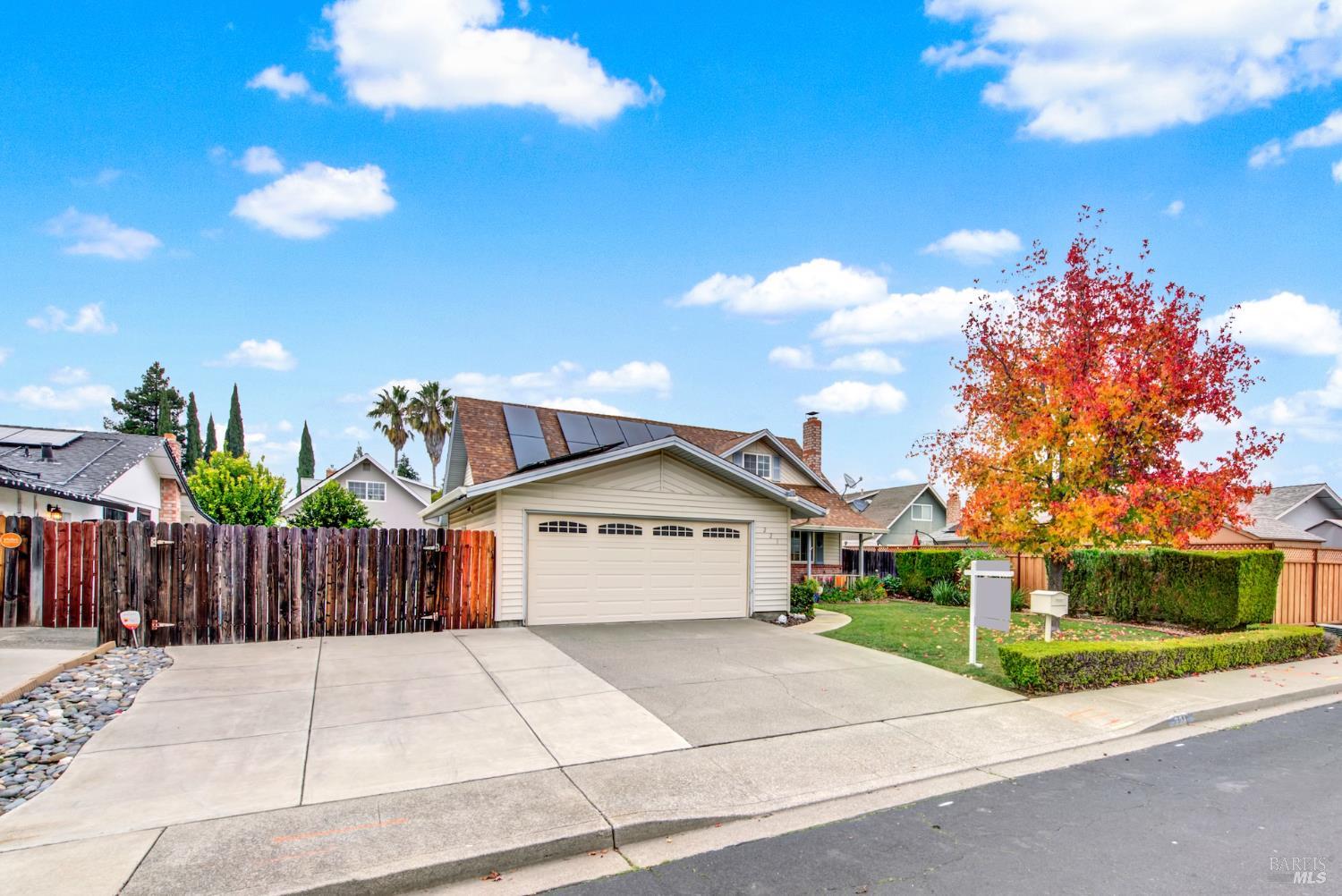 Detail Gallery Image 8 of 78 For 221 Livingston Ave, Vacaville,  CA 95687 - 3 Beds | 2 Baths