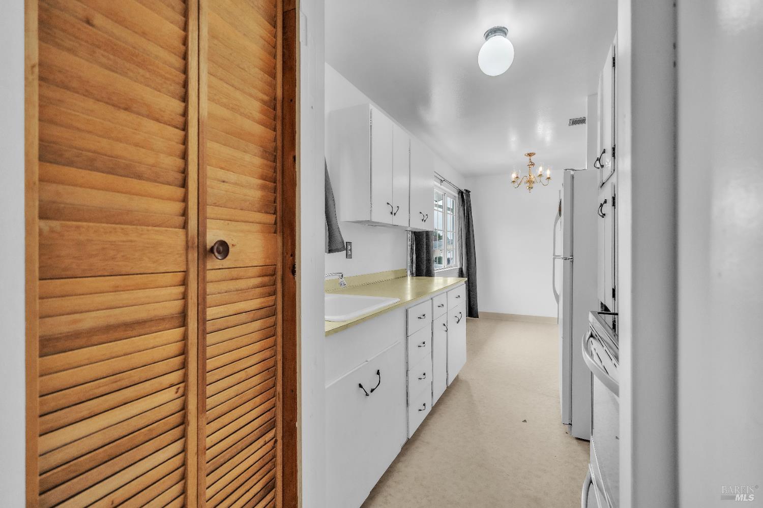 Detail Gallery Image 6 of 23 For 301 Markham Ave, Vacaville,  CA 95688 - 2 Beds | 1 Baths
