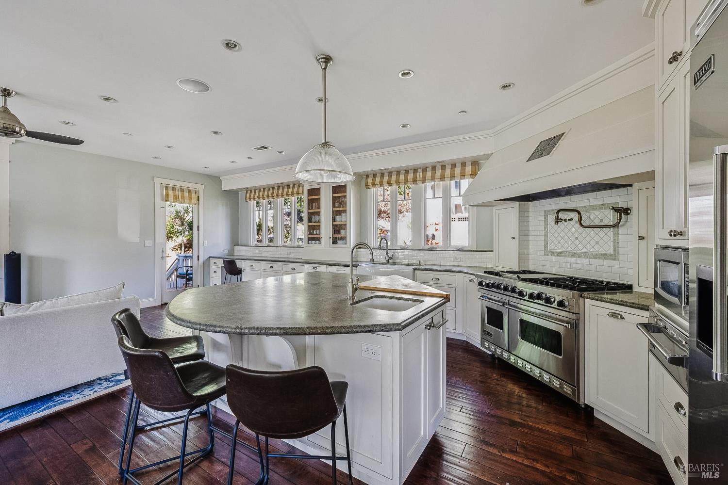 Detail Gallery Image 12 of 58 For 529 Alta Way, Mill Valley,  CA 94941 - 4 Beds | 2/1 Baths