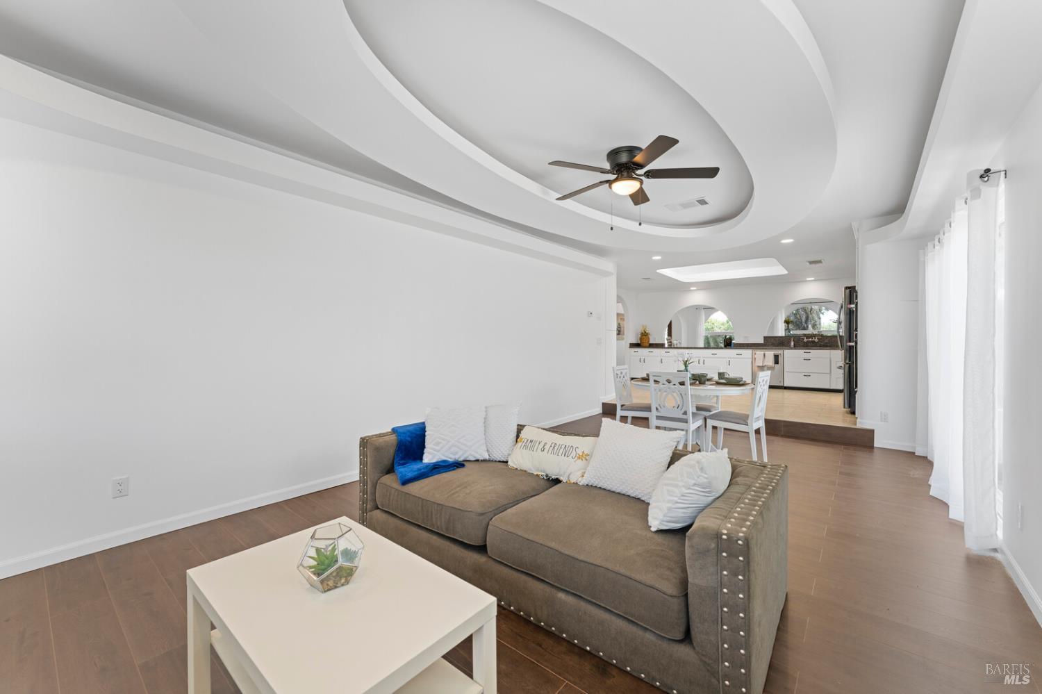 Detail Gallery Image 24 of 71 For 1649 California Dr, Vacaville,  CA 95687 - 5 Beds | 2/1 Baths