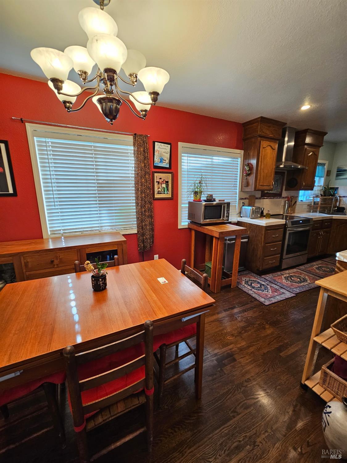 Detail Gallery Image 32 of 36 For 3030 Dohr St, Berkeley,  CA 94702 - 4 Beds | 2 Baths