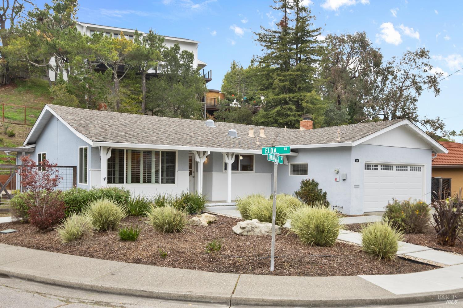 Detail Gallery Image 4 of 58 For 700 Tamarack Dr, San Rafael,  CA 94903 - 3 Beds | 2 Baths