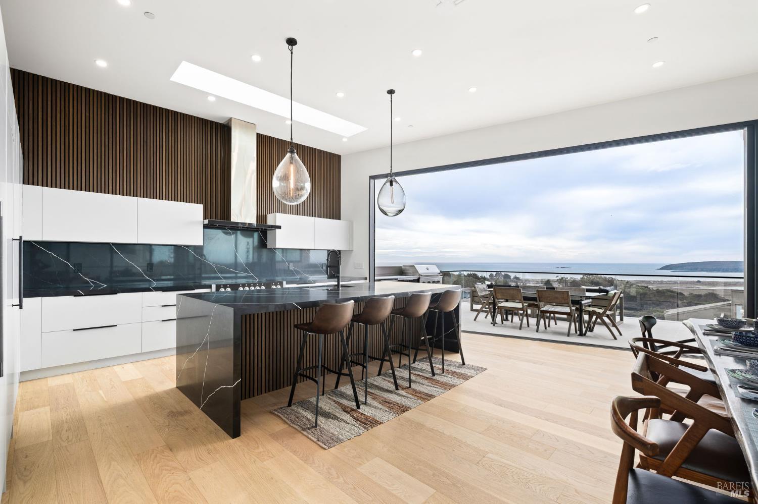 Detail Gallery Image 3 of 95 For 1536 Sea Way, Bodega Bay,  CA 94923 - 4 Beds | 4/1 Baths