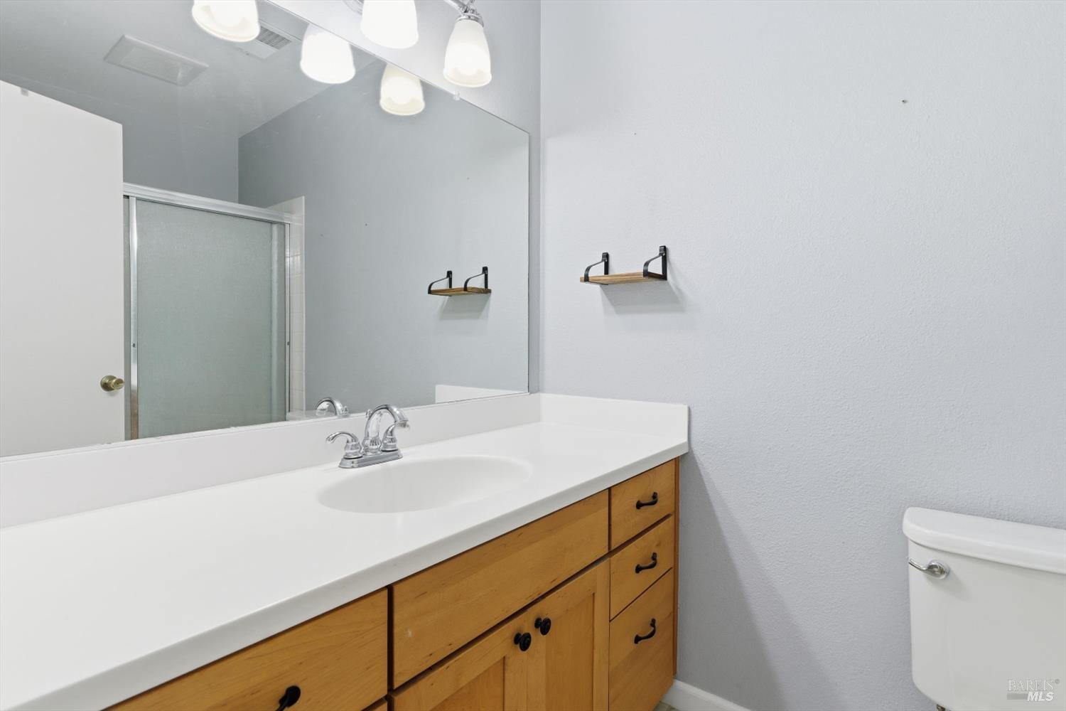 Detail Gallery Image 9 of 13 For 1452 Townview Dr, Santa Rosa,  CA 95405 - 2 Beds | 1/1 Baths