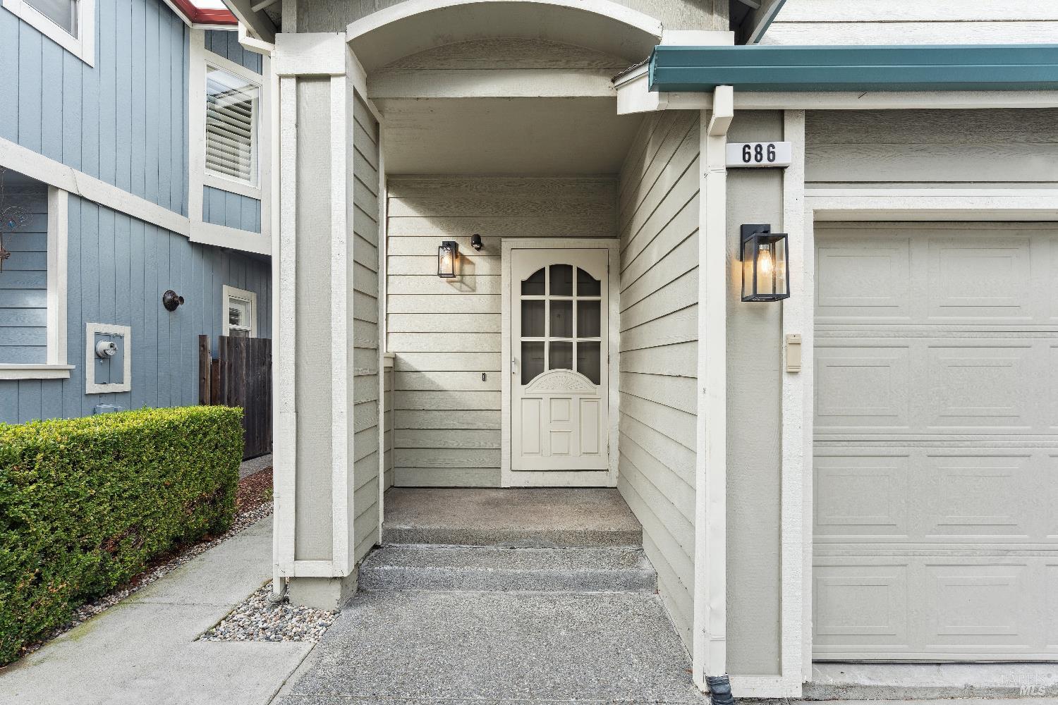 Detail Gallery Image 2 of 37 For 686 Santa Ana Cir, Santa Rosa,  CA 95404 - 3 Beds | 2/1 Baths