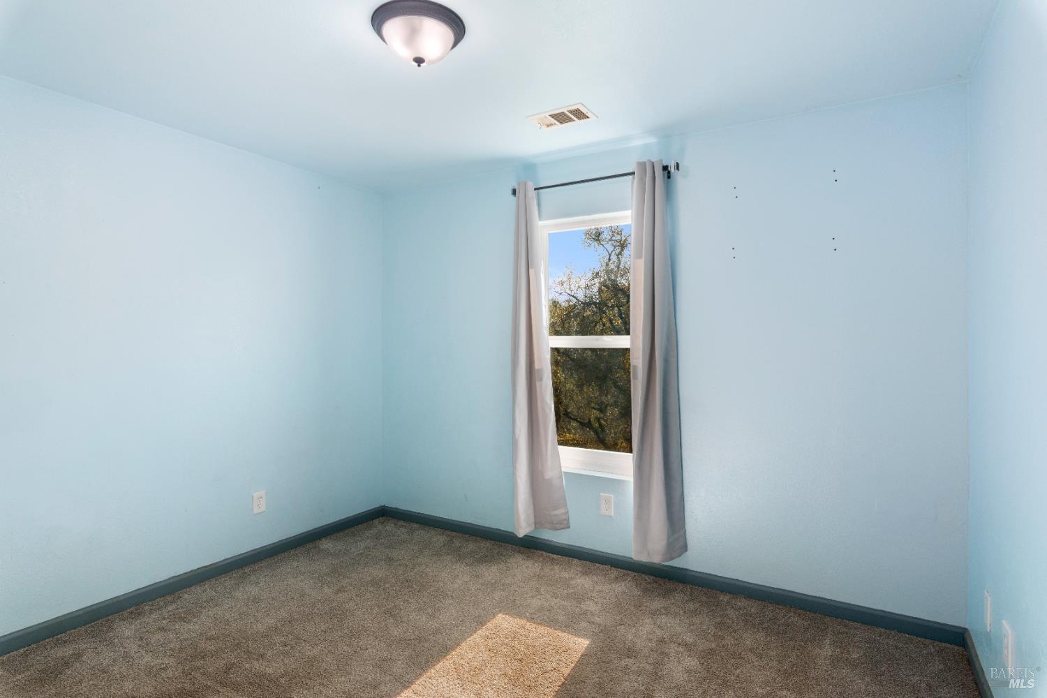 Detail Gallery Image 23 of 37 For 16055 29th Ave, Clearlake,  CA 95422 - 3 Beds | 2/1 Baths