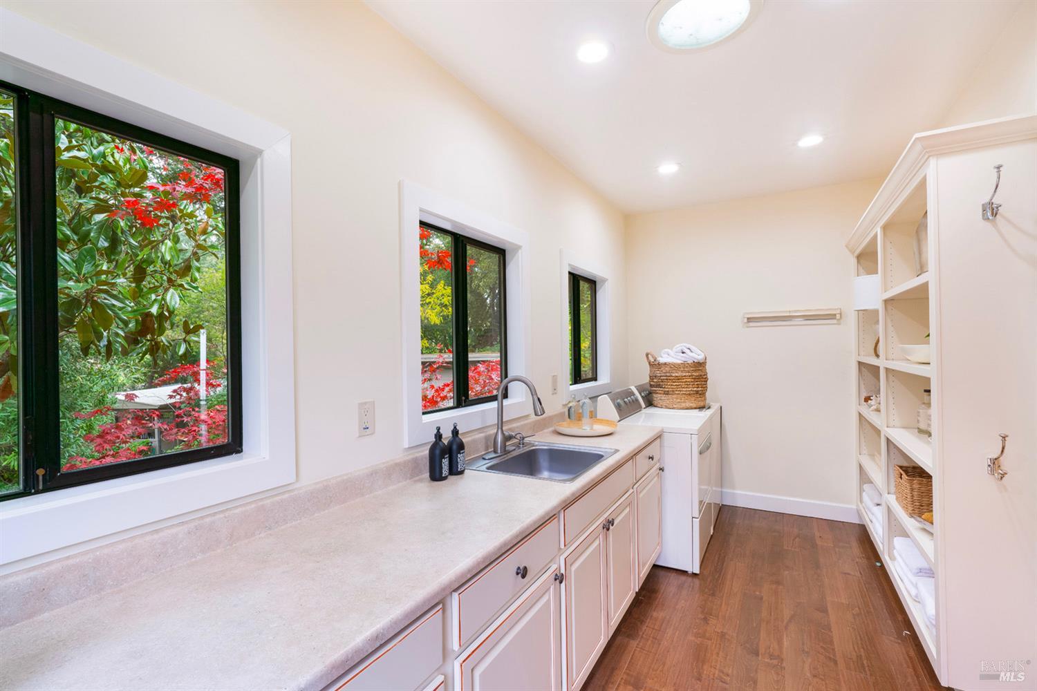 Detail Gallery Image 15 of 39 For 522 Meadowood Ln, Saint Helena,  CA 94574 - 2 Beds | 3 Baths