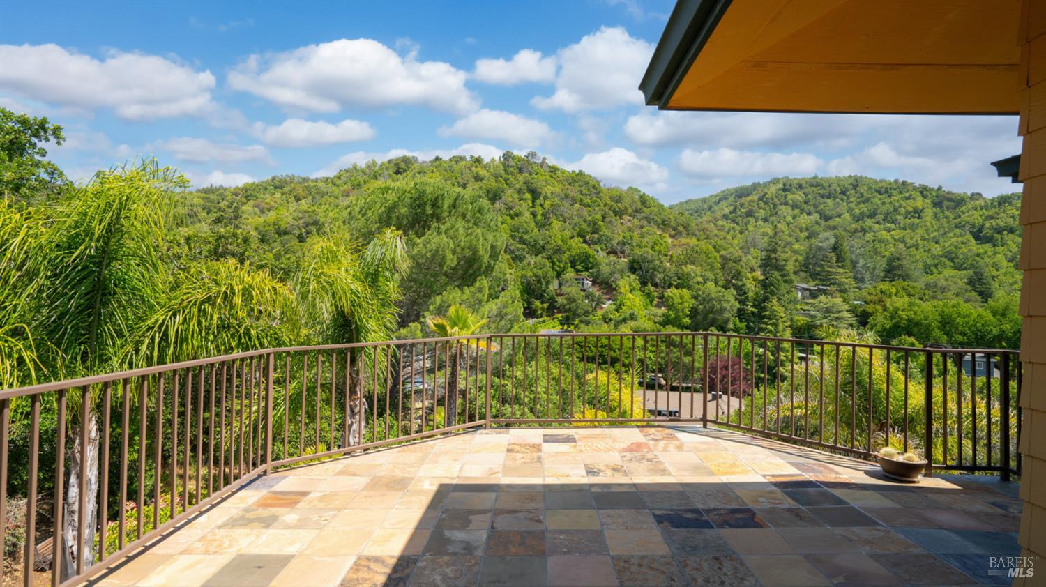 Detail Gallery Image 29 of 74 For 6 Leona Dr, San Rafael,  CA 94903 - 4 Beds | 3/1 Baths