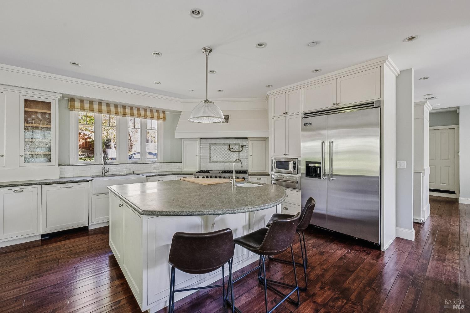 Detail Gallery Image 15 of 58 For 529 Alta Way, Mill Valley,  CA 94941 - 4 Beds | 2/1 Baths